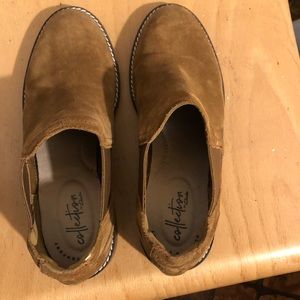 Clarks short boots in brown suede